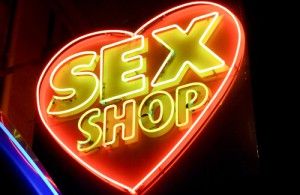 2 kak-otkryt'-seks-shop